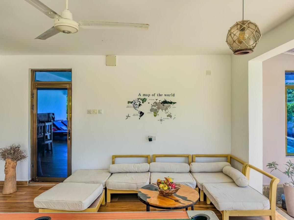 Private Backdoor Villa With Big Swimming Pool And Services Of Chef Included Diani Beach Exterior photo